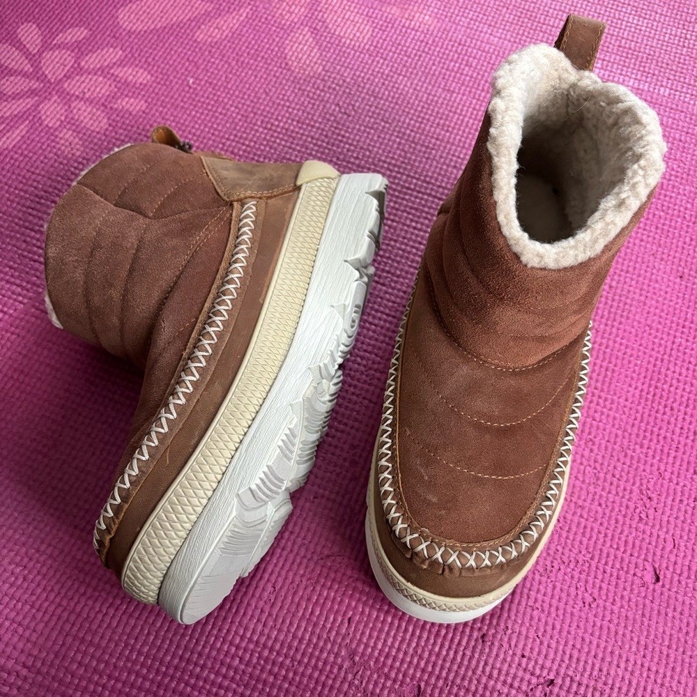 Manitobah | Insulated Leather Puffer Boot 🥾 - Picture 2 of 14